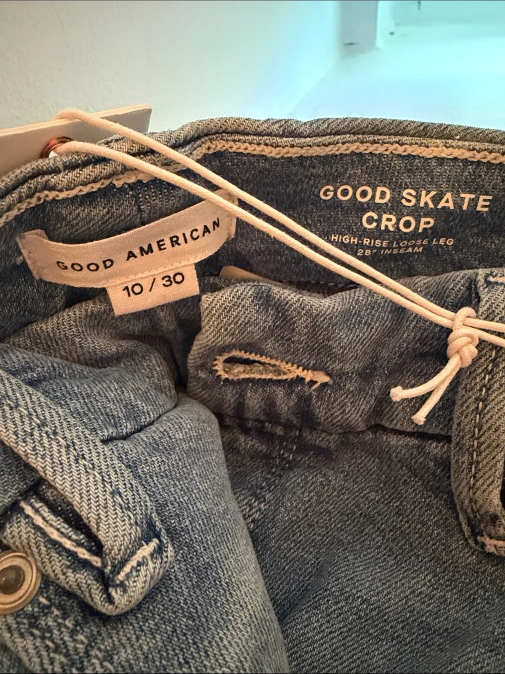 Good American Light Blue Good Skate Crop Jeans Label Detail - Picture 3 of 6
